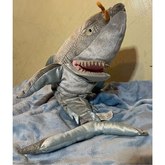Disney Store Talking Chum SharkTales 22” Large Hand Puppet Plush - Picture 2 of 12